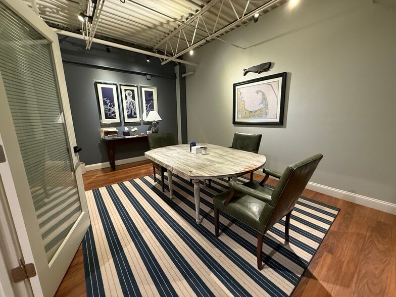 540 Main St, Hyannis, MA for sale - Interior Photo - Image 2 of 8