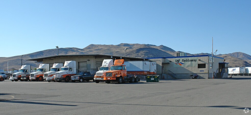 1555 Kleppe Ln, Sparks, NV à louer - Photo du bâtiment - Image 2 de 5