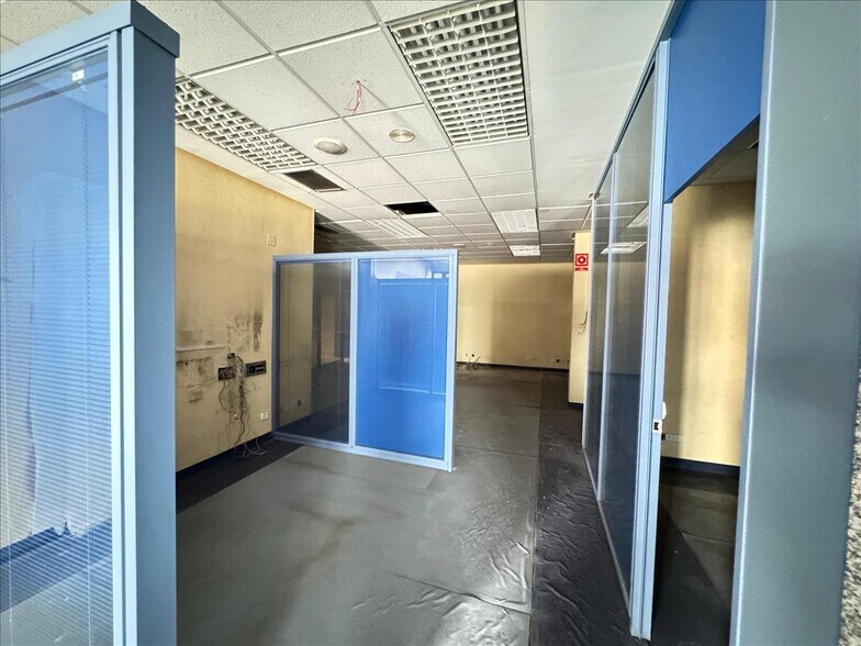 Commerce de détail dans Valdepeñas à vendre - Photo du bâtiment - Image 2 de 17