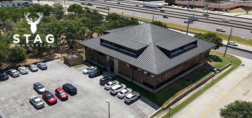 3901 Airport Fwy, Bedford, TX à louer - Photo du bâtiment - Image 1 de 49