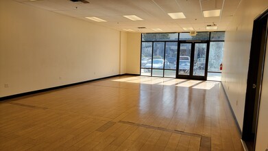 971 Gray Ave, Yuba City, CA for lease Building Photo- Image 2 of 6