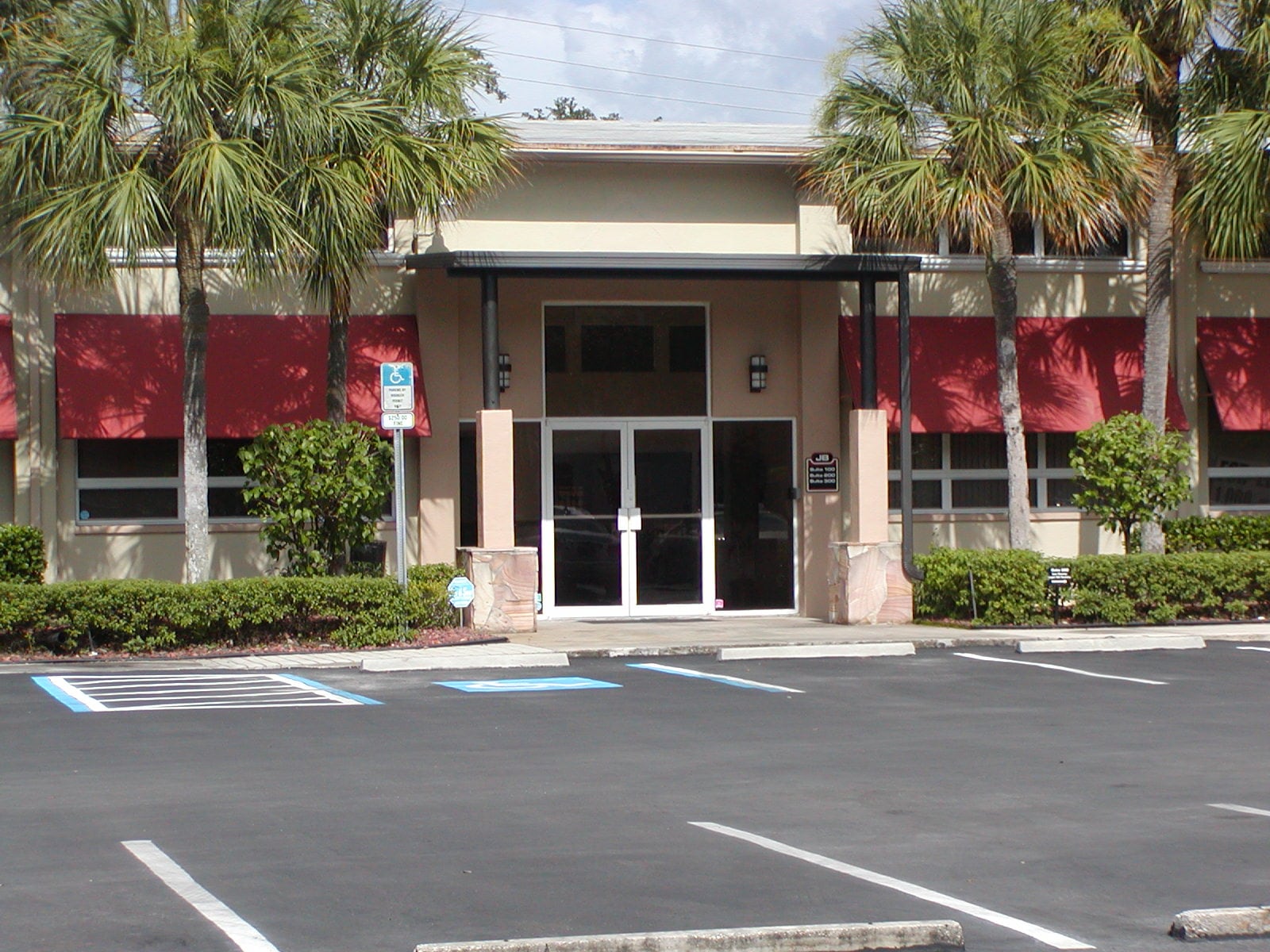 2211 Widman Way, Fort Myers, FL for lease Building Photo- Image 1 of 17