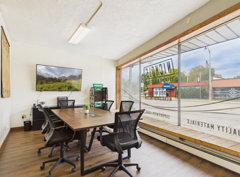 415 W Wisconsin Ave, Appleton, WI à vendre - Photo intérieure - Image 3 de 12