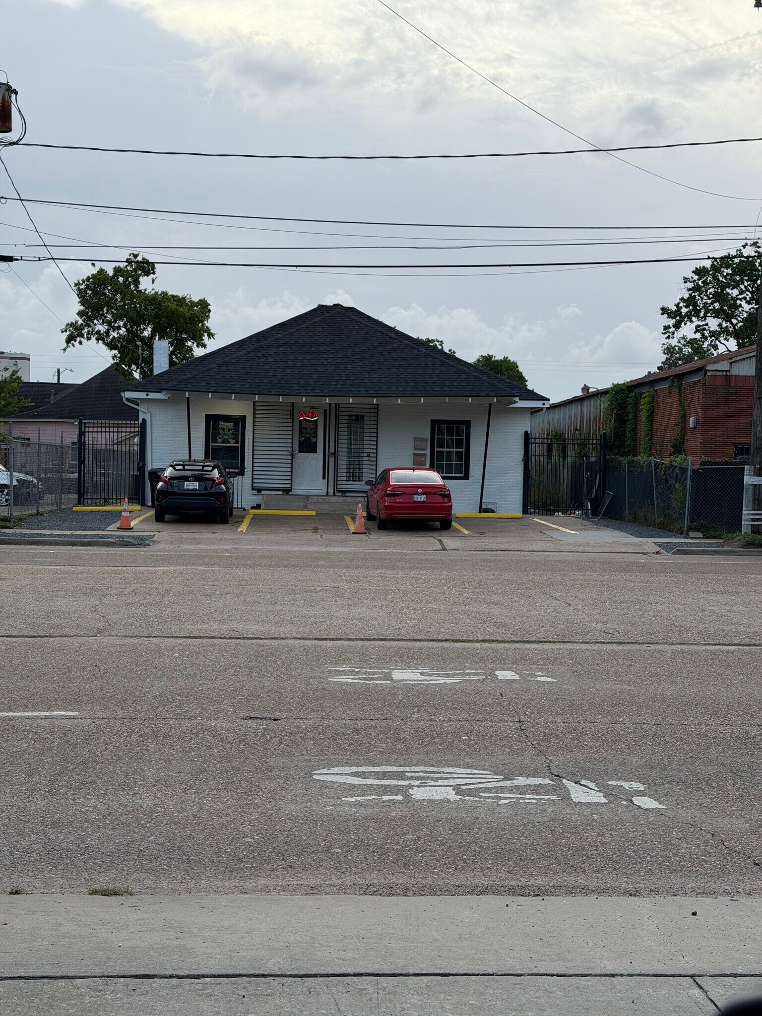 304 S Lockwood Dr, Houston, TX à louer Photo du bâtiment- Image 1 de 39