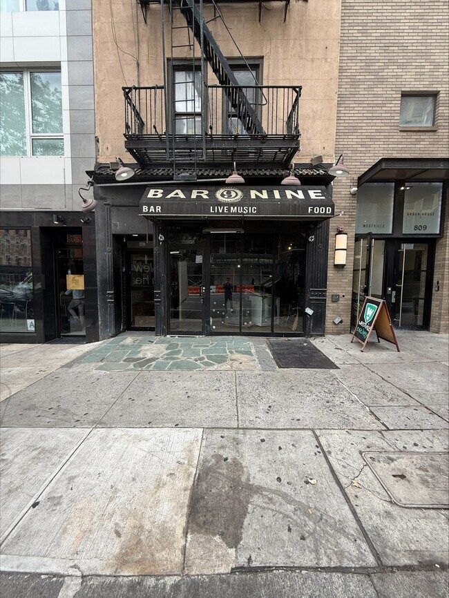 Plus de détails pour 807 9th Ave, New York, NY - Commerce de détail à louer