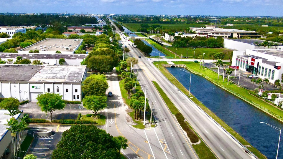 8880-8888 NW 24th Ter, Doral, FL à vendre Photo du bâtiment- Image 1 de 2