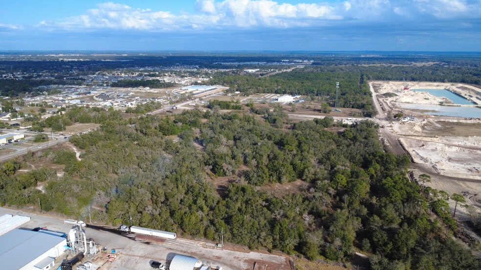 18614 County Line Rd, Spring Hill, FL à vendre - Photo du bâtiment - Image 3 de 3