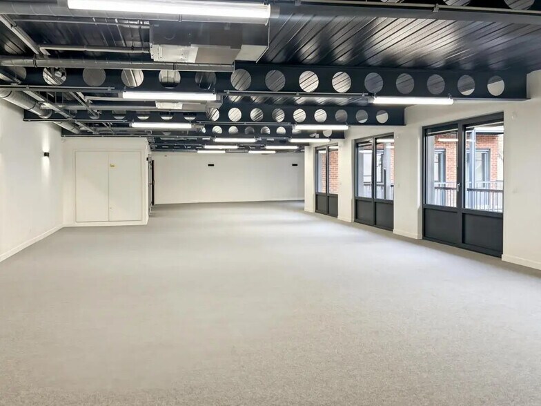 Office in Paris for sale - Building Photo - Image 3 of 18