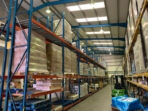 14 Beddington Farm Rd, Croydon for lease Interior Photo- Image 2 of 4