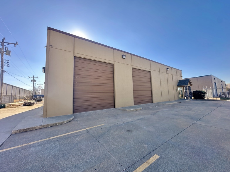 14834 Bristol Park Blvd, Edmond, OK for lease - Building Photo - Image 2 of 12