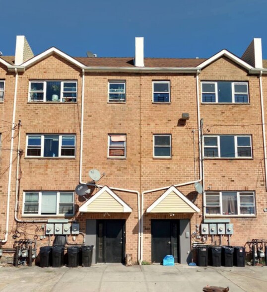 228 Beach 32nd St, Far Rockaway, NY à vendre - Photo du bâtiment - Image 1 de 3