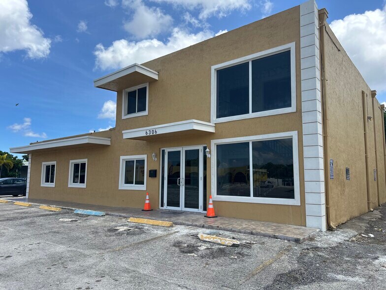 6300-6306 Pembroke, Miramar, FL à vendre - Photo du bâtiment - Image 1 de 11