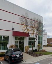 880 N Wood Dale Rd, Wood Dale, IL for lease Building Photo- Image 2 of 2