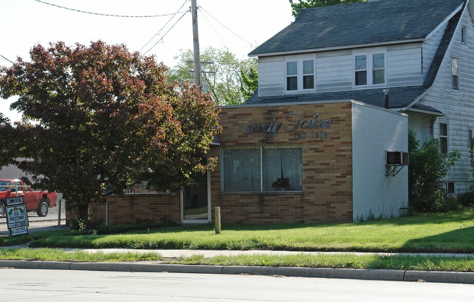 4187 Rocky River Dr, Cleveland, OH for sale - Primary Photo - Image 1 of 2