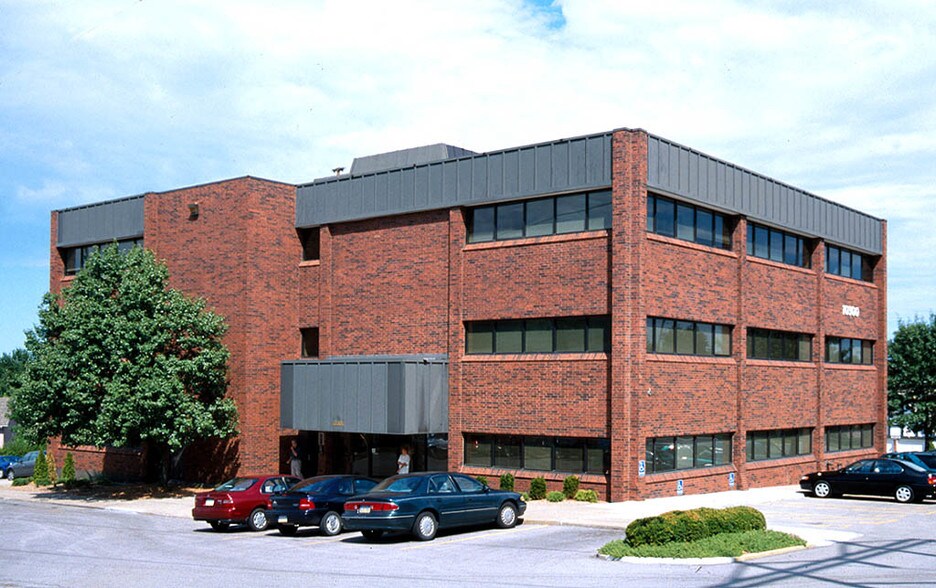 10300 W 103rd St, Overland Park, KS à vendre - Photo du bâtiment - Image 2 de 23