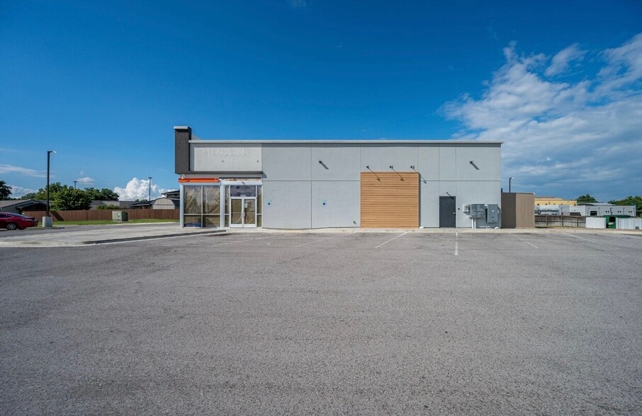 10249 E 41st St, Tulsa, OK for sale - Building Photo - Image 2 of 8