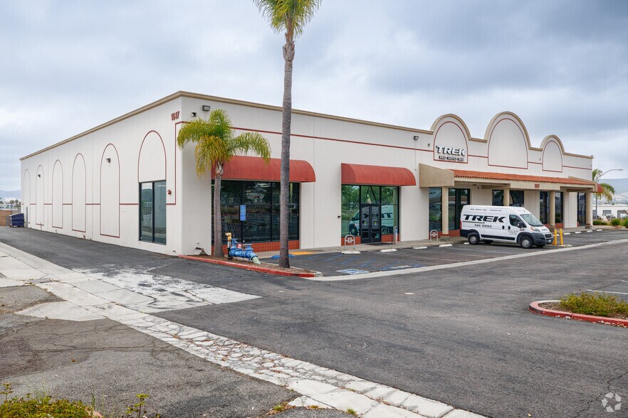 1617 Capalina Rd, San Marcos, CA à louer - Photo du bâtiment - Image 2 de 23