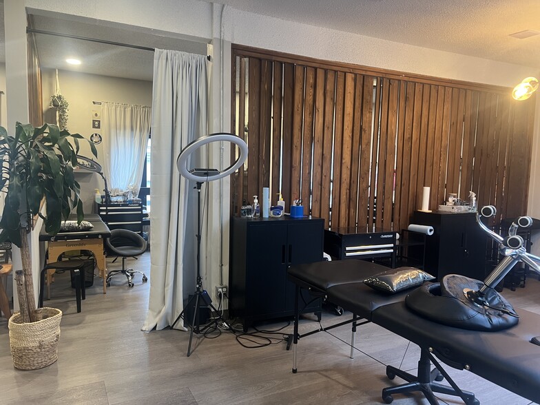 207 12th Ave SW, Calgary, AB à louer - Photo intérieure - Image 3 de 8
