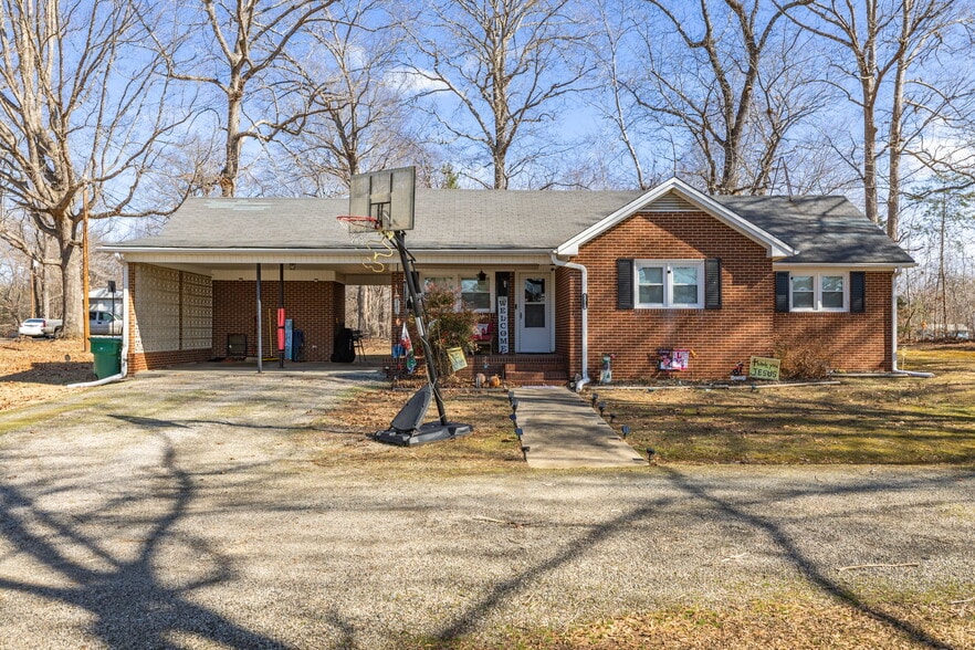 5513 NC Highway 700, Eden, NC à vendre - Photo du bâtiment - Image 2 de 24