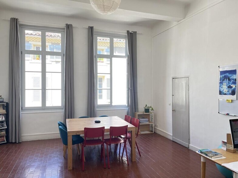 Office in Aix-en-Provence for lease - Interior Photo - Image 2 of 10