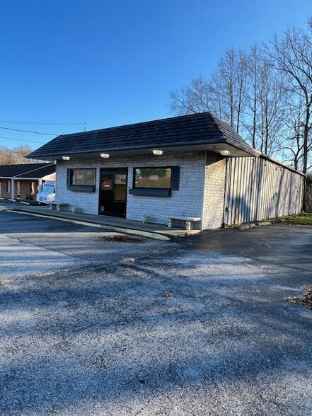 15818 Stewartsville Rd, Vinton, VA for lease - Building Photo - Image 1 of 9