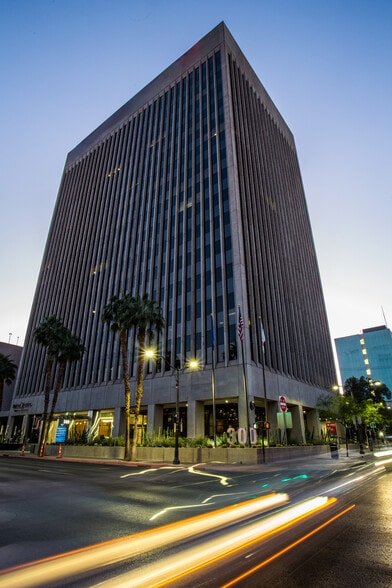 300 S 4th St, Las Vegas, NV à louer - Photo du bâtiment - Image 3 de 29