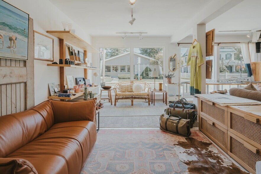 34 Main St, Livingston Manor, NY for lease - Interior Photo - Image 2 of 23