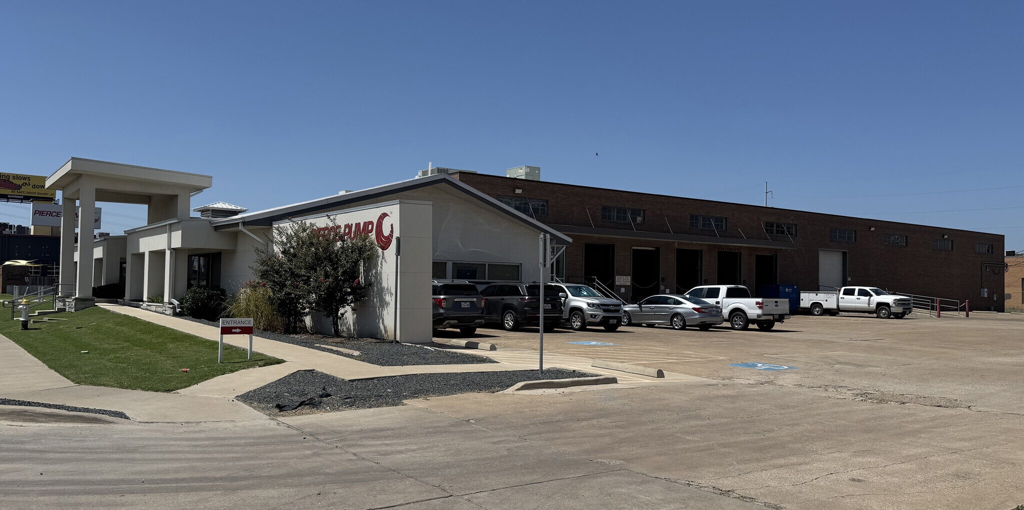 9010 John W Carpenter Fwy, Dallas, TX for lease Primary Photo- Image 1 of 19