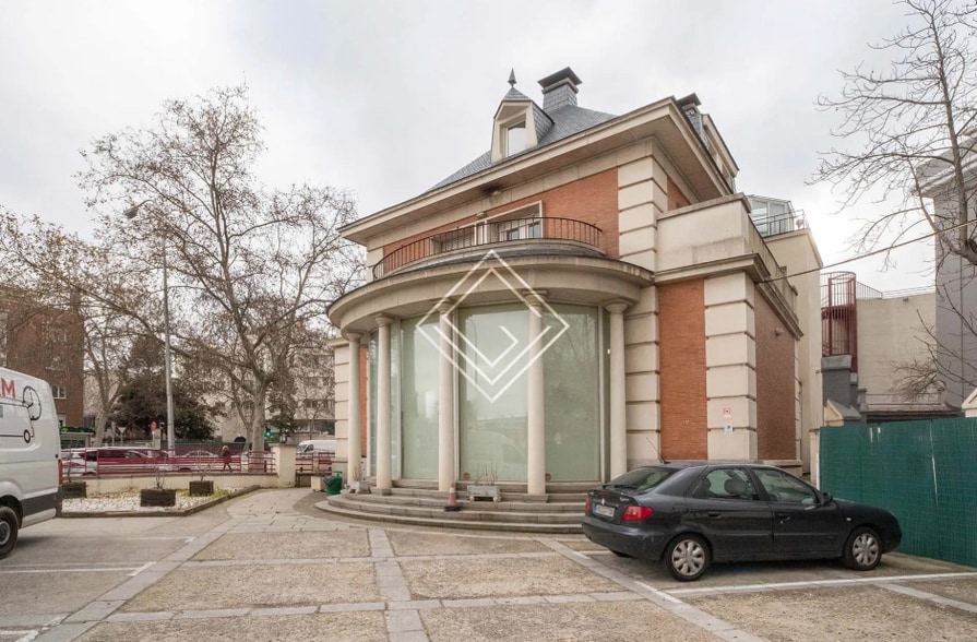 Bureau dans Madrid, Madrid à louer - Photo du bâtiment - Image 2 de 18