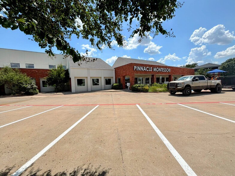 2100 Post Oak Xing, Sherman, TX à vendre - Photo du bâtiment - Image 2 de 10