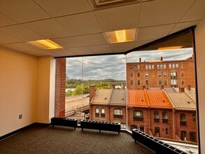1000-1010 Wisconsin Ave NW, Washington, DC for lease Interior Photo- Image 2 of 12