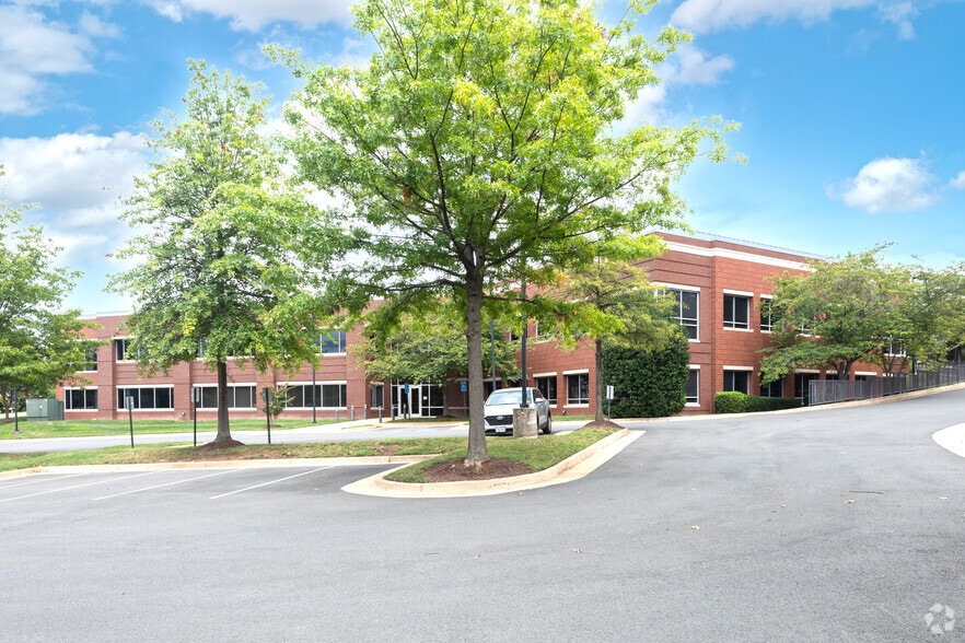 4530 Walney Rd, Chantilly, VA for lease - Building Photo - Image 2 of 5