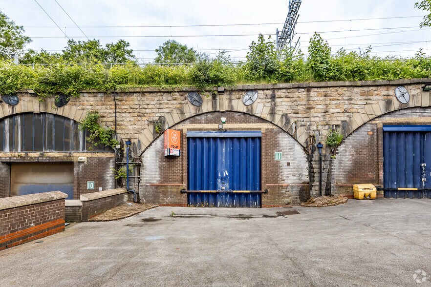 Lower Wharf St, Ashton Under Lyne à louer - Photo du bâtiment - Image 2 de 3
