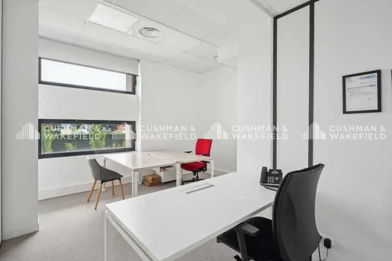 44 Avenue Paul Krüger, Villeurbanne for lease - Interior Photo - Image 2 of 15