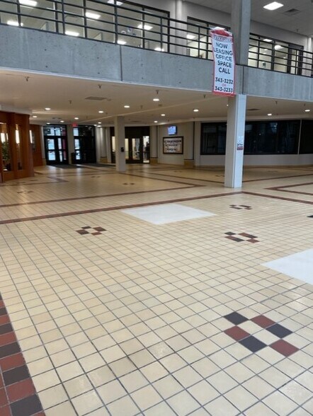 49 Court St, Binghamton, NY à louer - Photo intérieure - Image 2 de 13