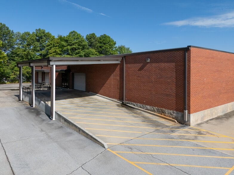 1548 Stone Ridge Dr, Stone Mountain, GA for lease - Building Photo - Image 3 of 6