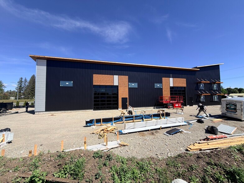 9878 Kirkpatrick st, Hayden, ID à vendre - Photo du bâtiment - Image 2 de 25