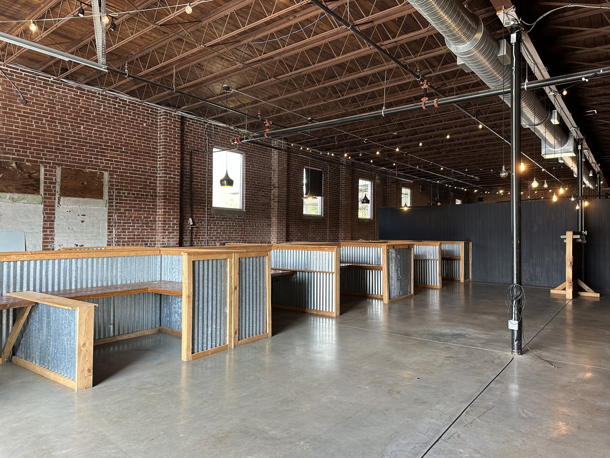 25 Delano Dr, Greenville, SC for lease Interior Photo- Image 1 of 11