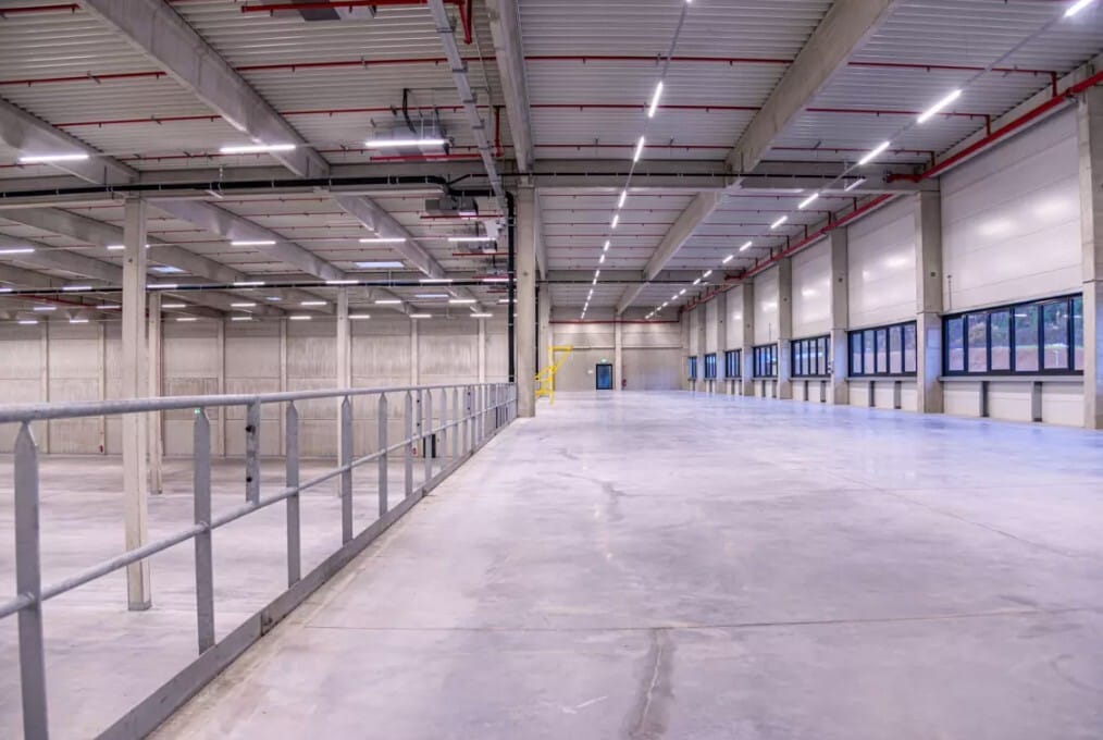  for lease Interior Photo- Image 1 of 5