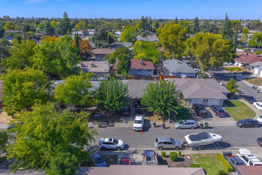 4917 Orchid Way, Sacramento, CA à vendre - Photo du bâtiment - Image 3 de 10