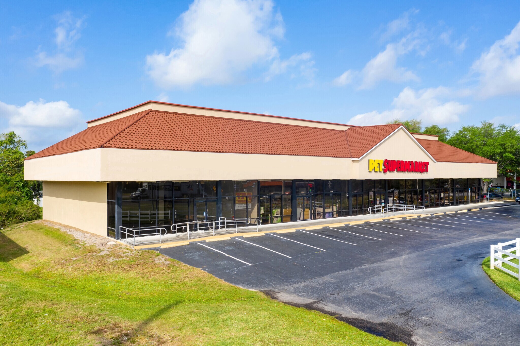 4688-4690 W Irlo Bronson Memorial Hwy, Kissimmee, FL for lease Building Photo- Image 1 of 4