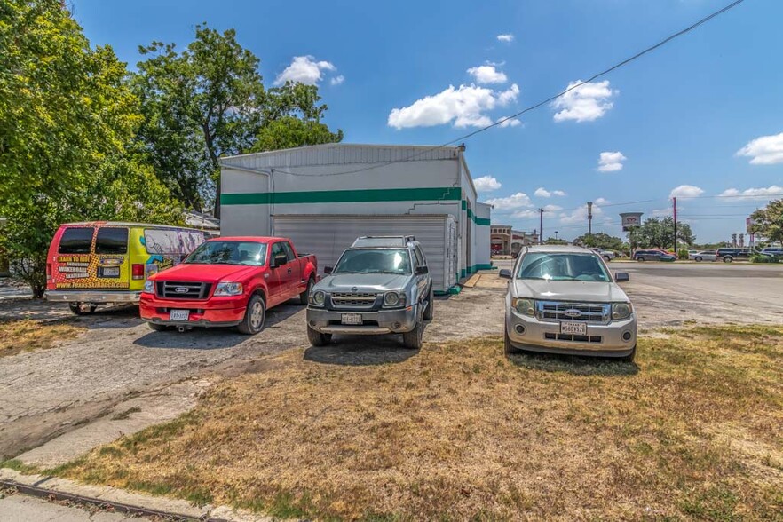 211 N Business Ih 35, New Braunfels, TX for sale - Building Photo - Image 2 of 20