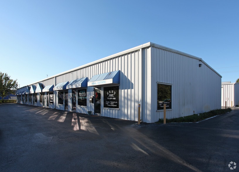 1956 SW South Macedo Blvd, Port Saint Lucie, FL for lease - Primary Photo - Image 1 of 23