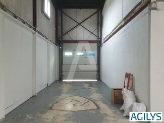 Plus de détails pour Local d'activités à louer