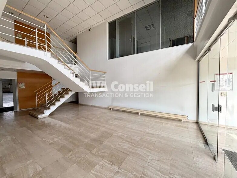 Industrial in SAINT-OUEN-L'AUMONE for lease - Interior Photo - Image 3 of 15