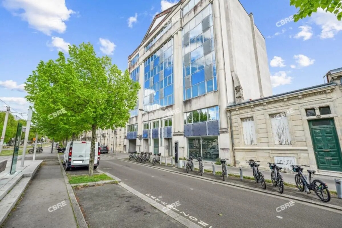 Office in Bordeaux for lease Building Photo- Image 1 of 17