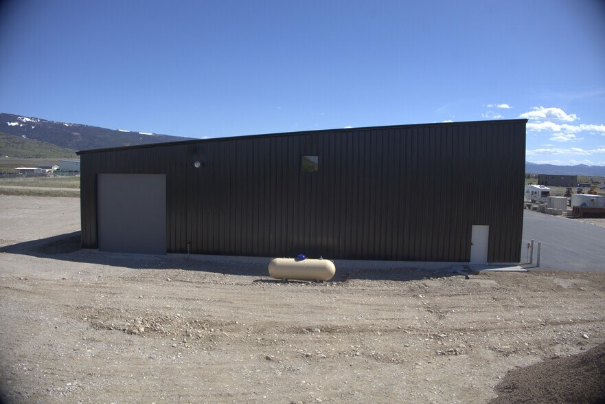 162 Business Centre Cir, Driggs, ID à louer - Photo du bâtiment - Image 3 de 20