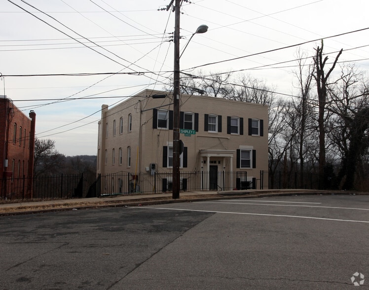 3162 Buena Vista Ter SE, Washington, DC à vendre - Photo du bâtiment - Image 3 de 24