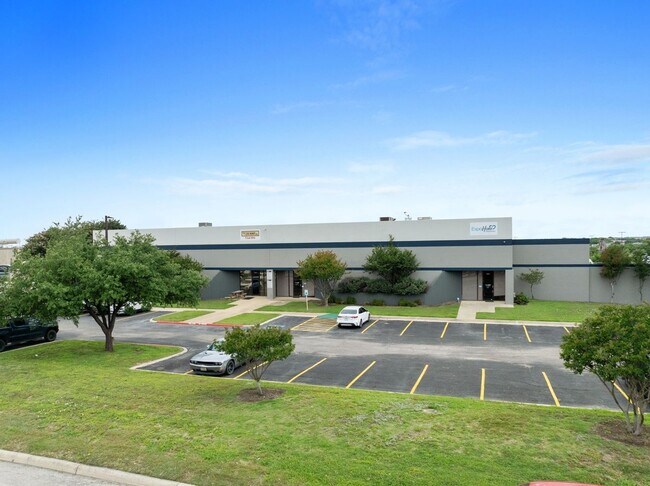 Plus de détails pour 6129-6139 Woodlake Ctr, San Antonio, TX - Industriel à louer