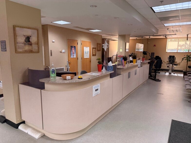 1350 Rt 23, Wayne, NJ for lease - Building Photo - Image 2 of 5